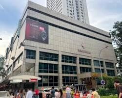 Lucky Plaza (D9), Retail #504162961